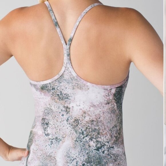 Lululemon Power y Tank - Picture 2 of 9